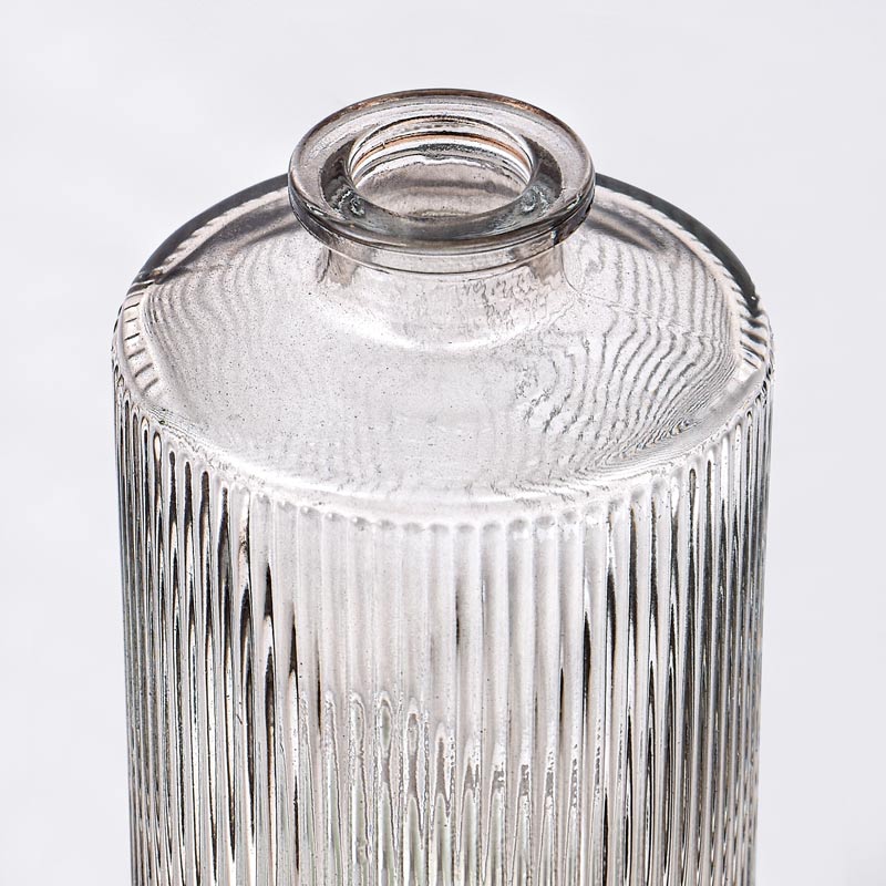 Petit vase strié marron