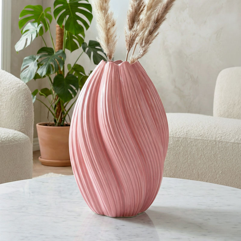 Vase torsadé rose