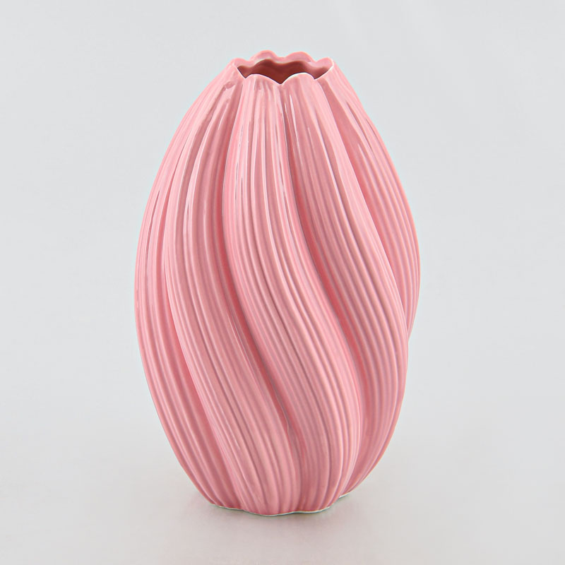 Vase torsadé rose