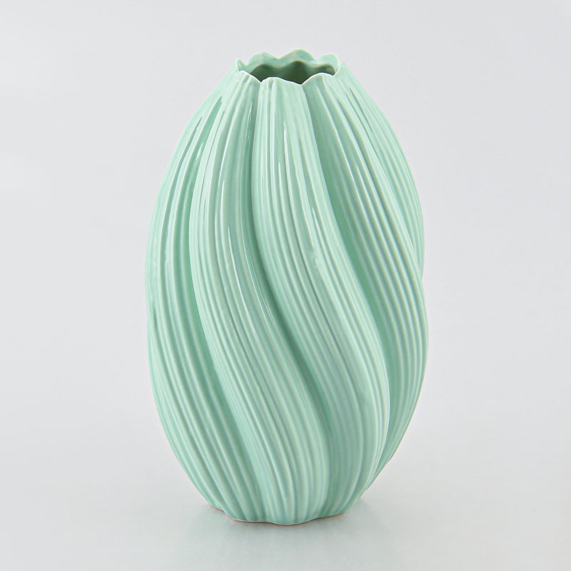 Vase torsadé vert