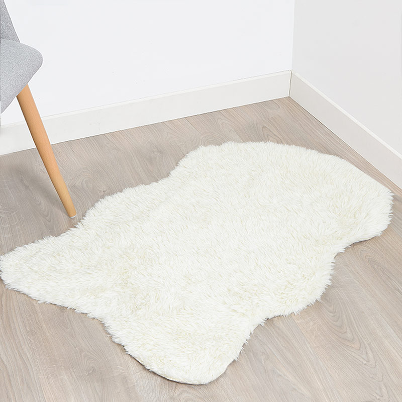 Tapis fourrure blanc