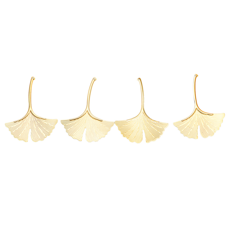 4 feuilles de ginkgo à suspendre
