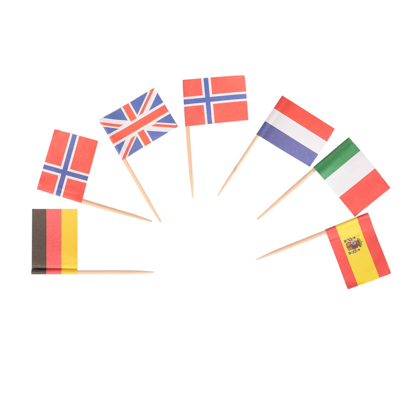 Piques à cocktails avec drapeaux