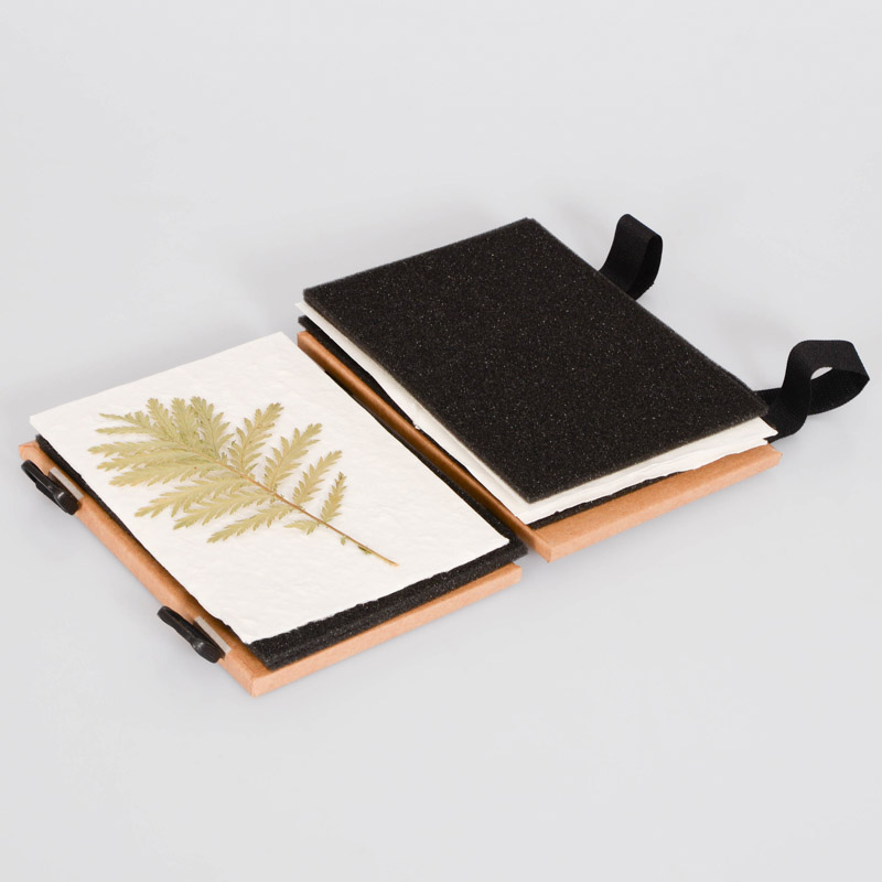 Livre sèche fleurs