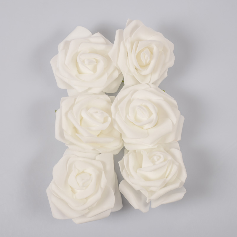 6 fleurs blanches 8cm