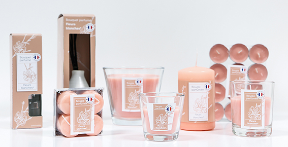 Bougie parfumée 'fleurs blanches' dans verre