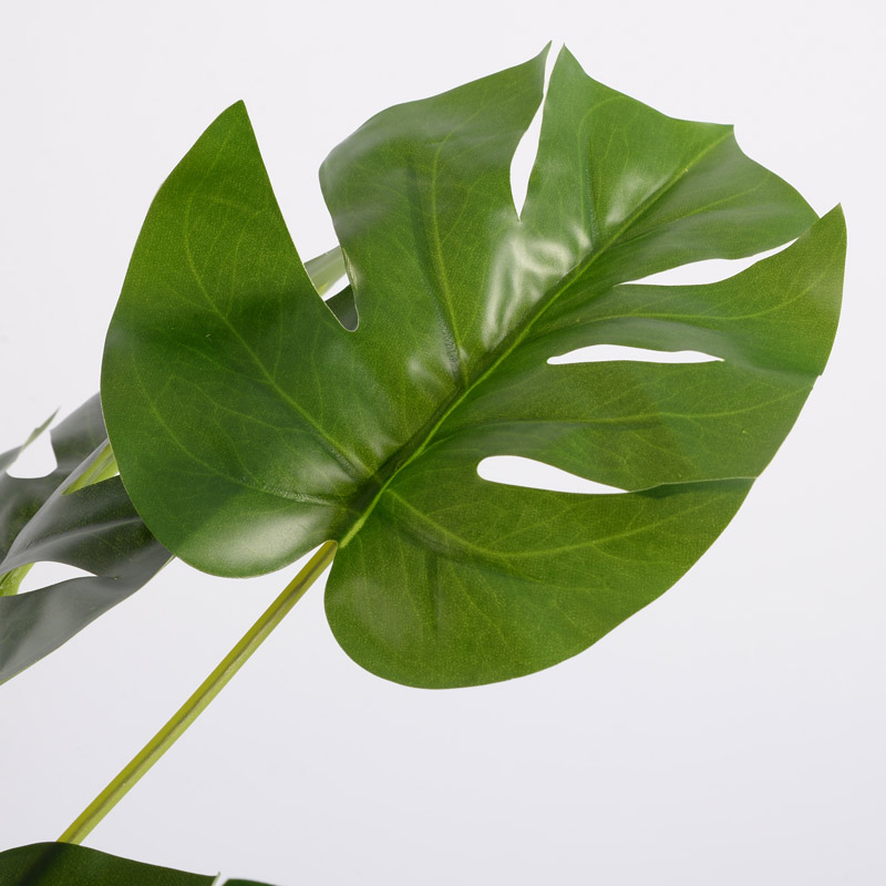 Plante artificelle en pot