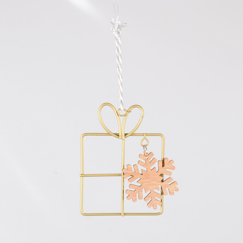 Cadeau avec flocon à suspendre