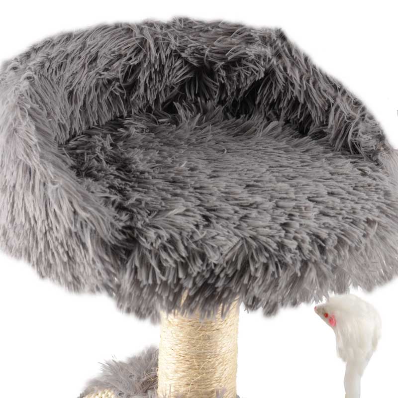 Arbre à chat avec souris