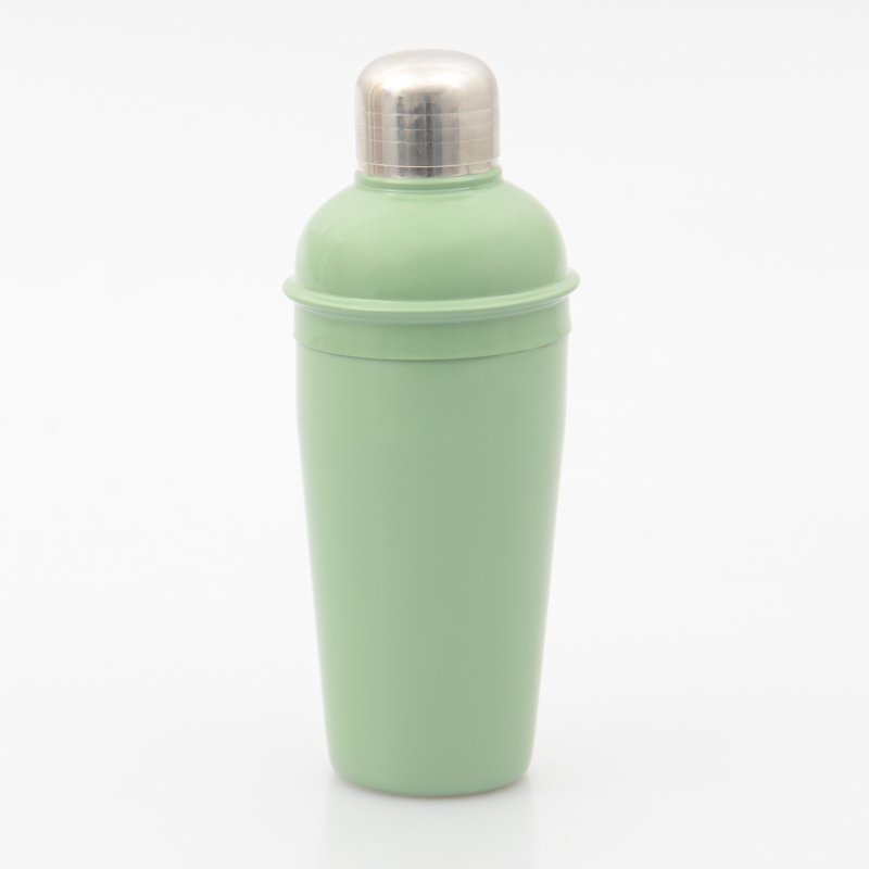 Shaker à cocktail vert d'eau