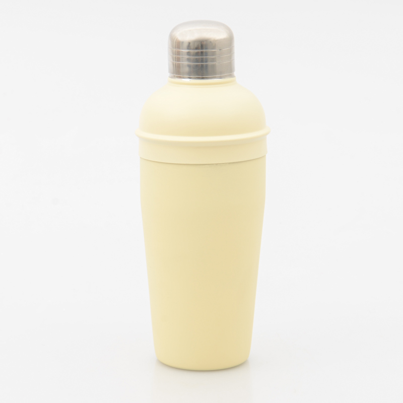 Shaker à cocktail crème