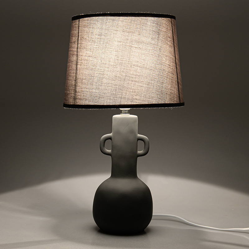 Lampe à poser en céramique 'Almada'