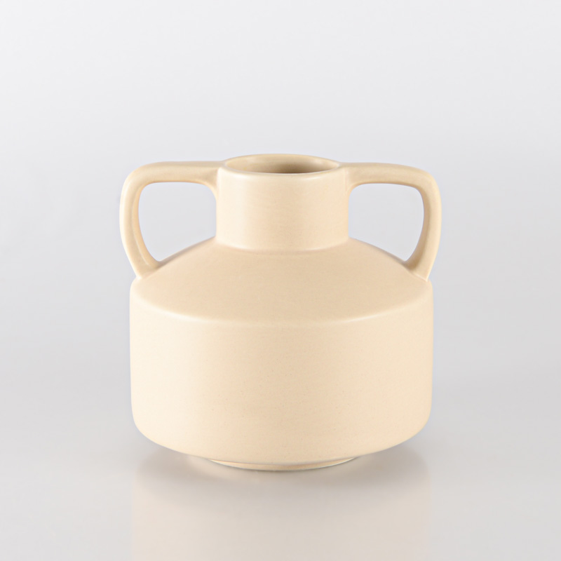 Vase amphore en céramique beige