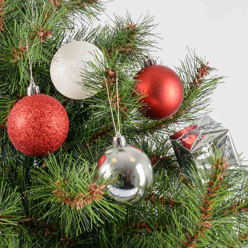 Lot de boules et cadeaux à suspendre