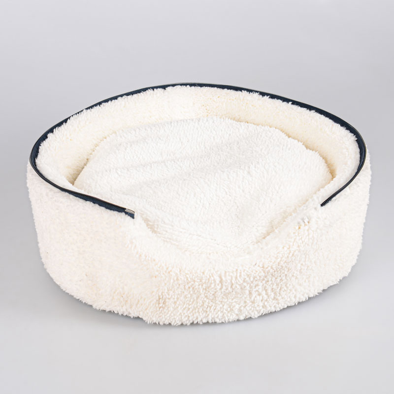Niche de Noël pour chien et chat