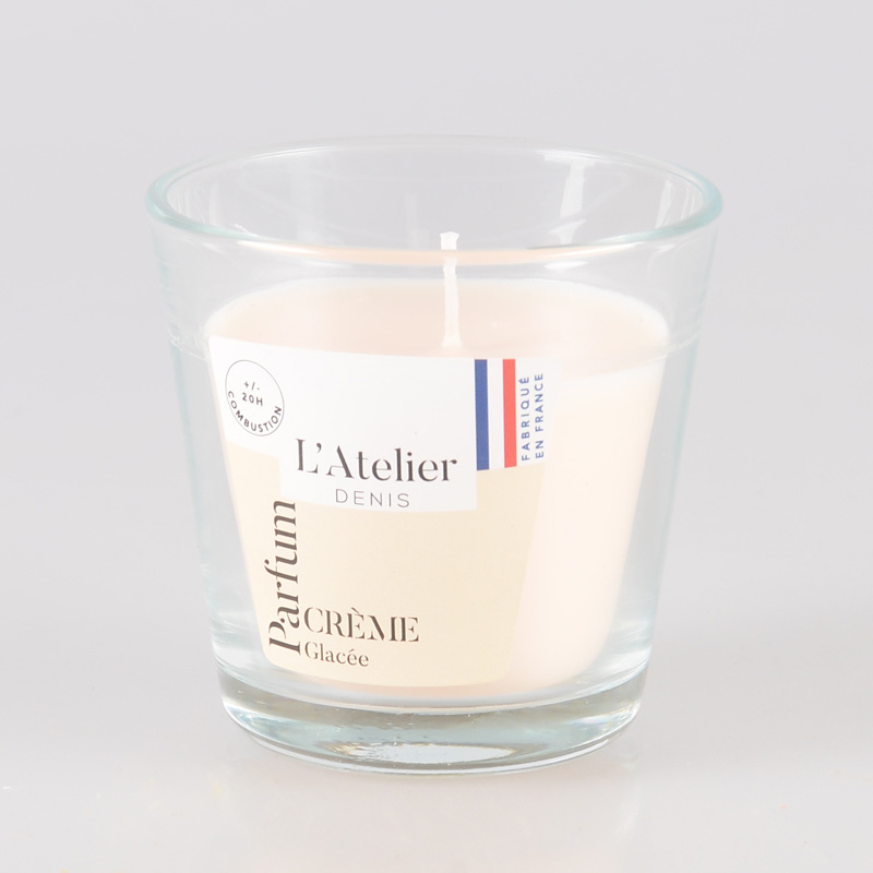 Bougie parfumée dans un verre