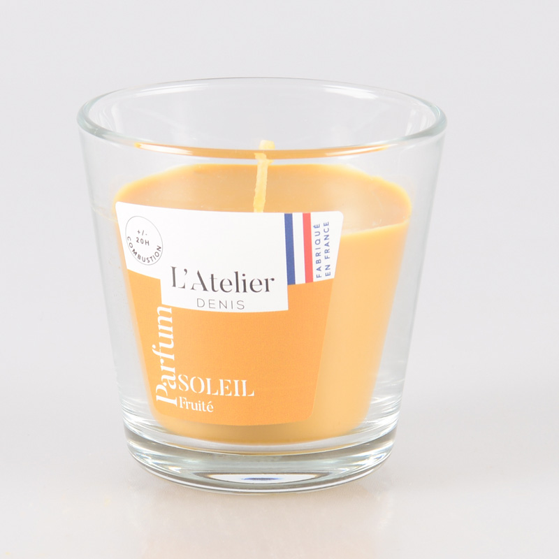 Bougie parfumée dans un verre