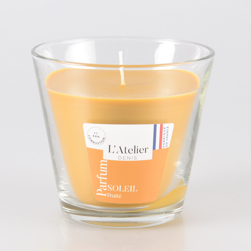 Bougie parfumée dans un verre