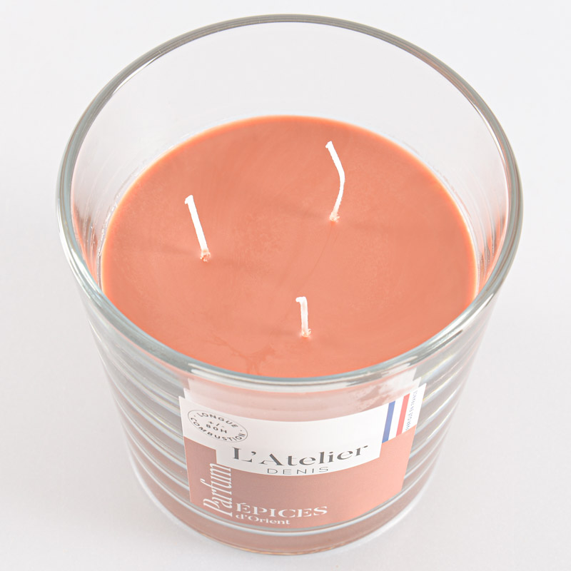 Bougie parfumée dans un verre