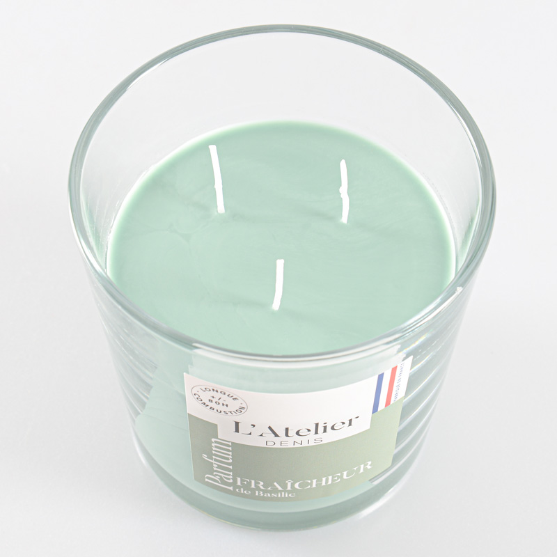 Bougie parfumée dans un verre