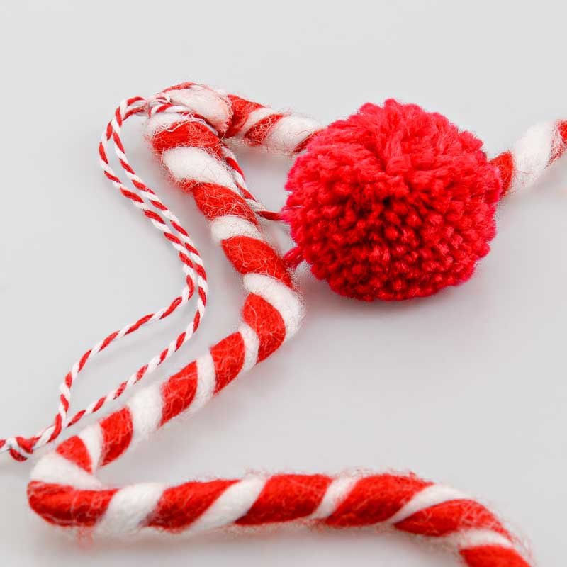 Décoration à suspendre blanche et rouge