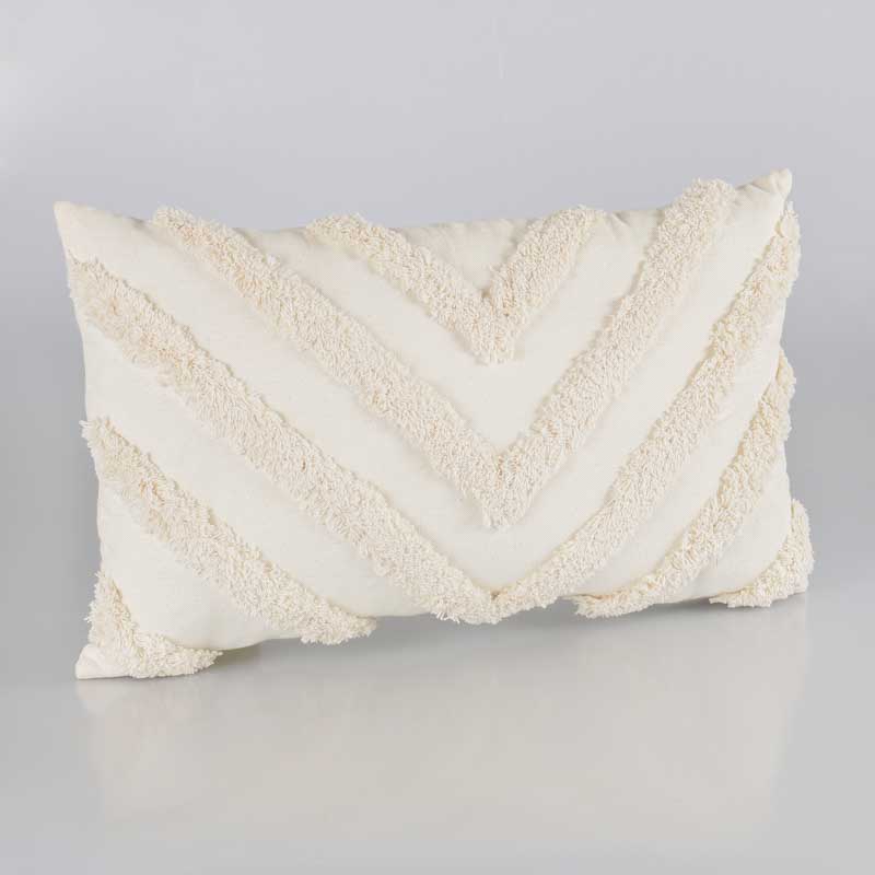 Coussin 'Mistic' brodé tufte écru