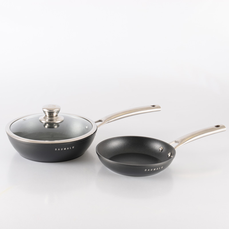 Lot sauteuse avec couvercle et poêle à frire