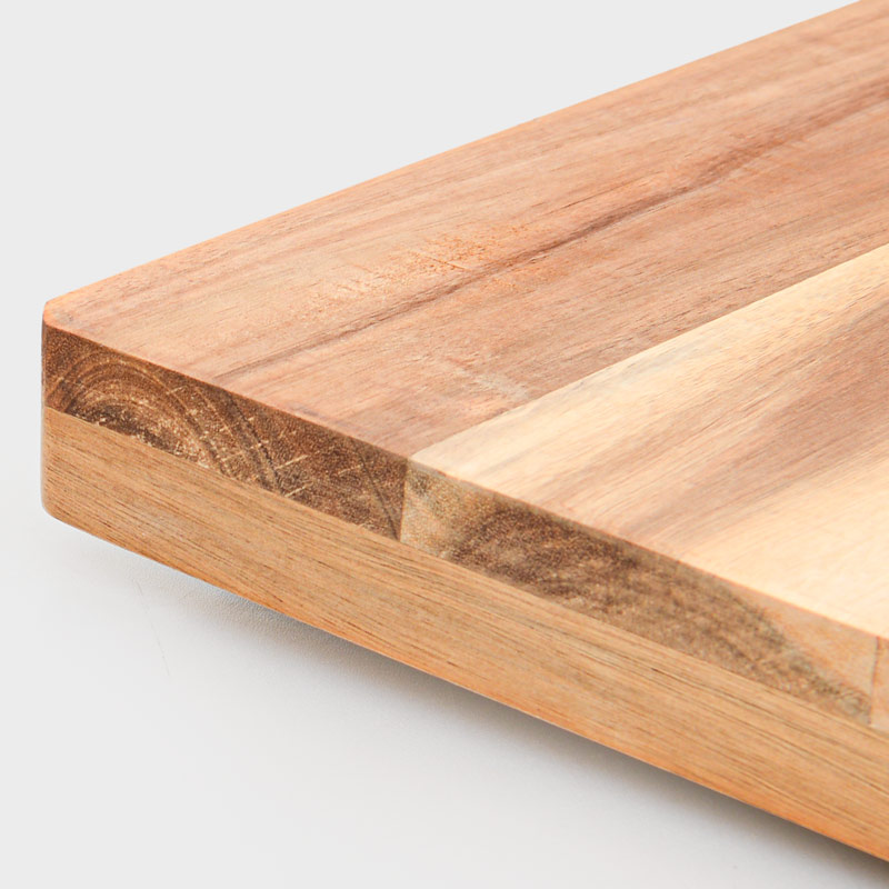 Planche à découper avec rigole en acacia