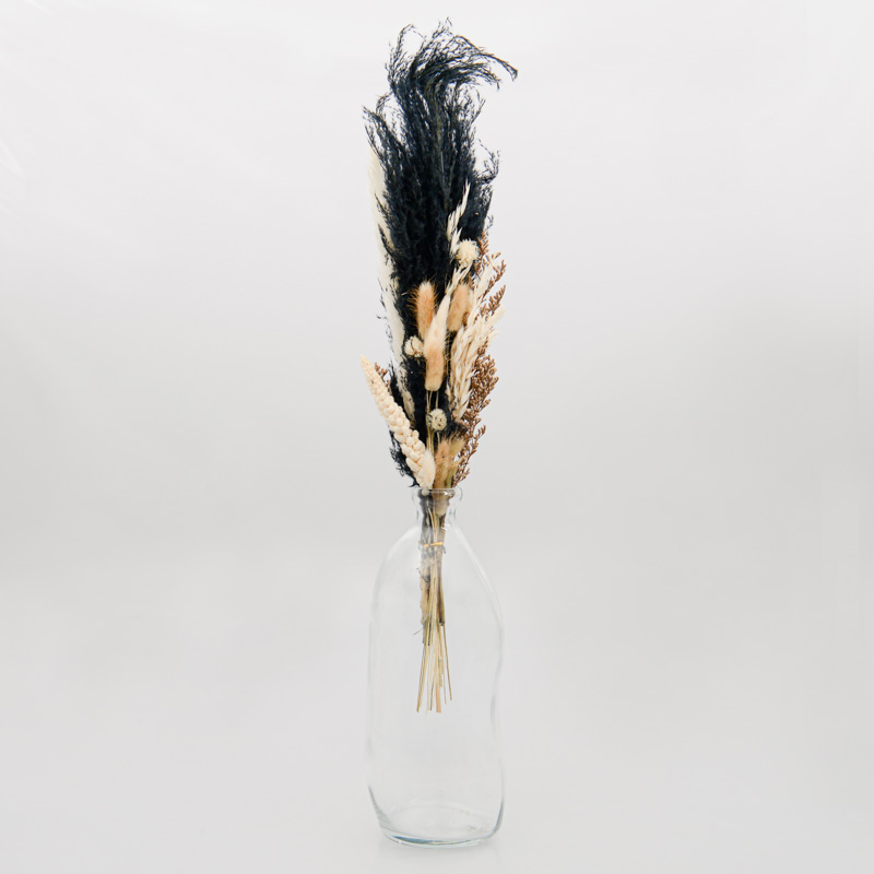 Bouquet de fleurs séchées noires