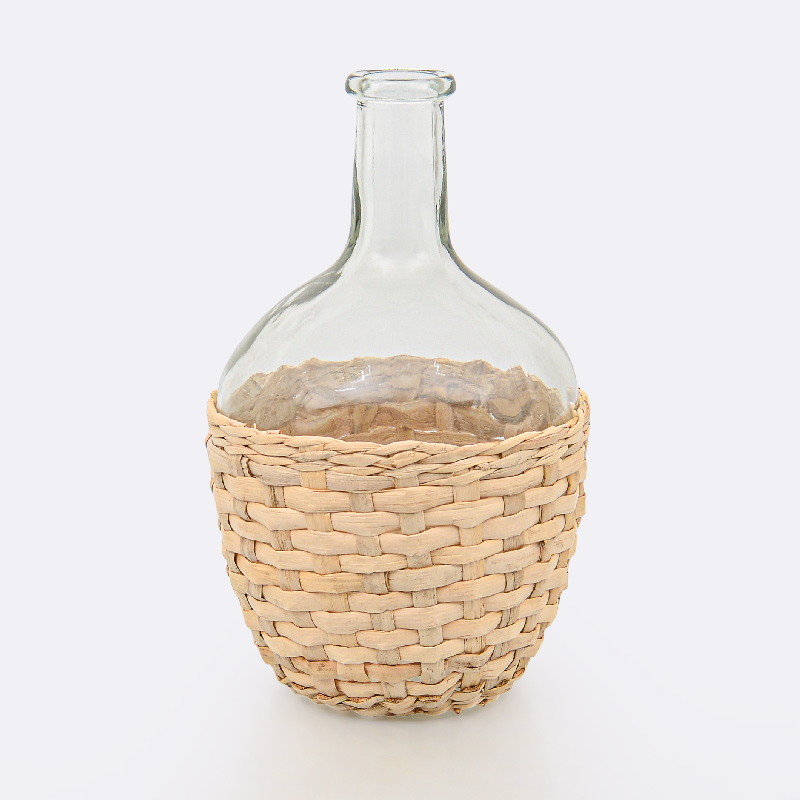 Vase avec tressage transparent