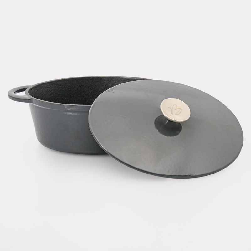 Cocotte 'Cocoon' ovale en fonte noire