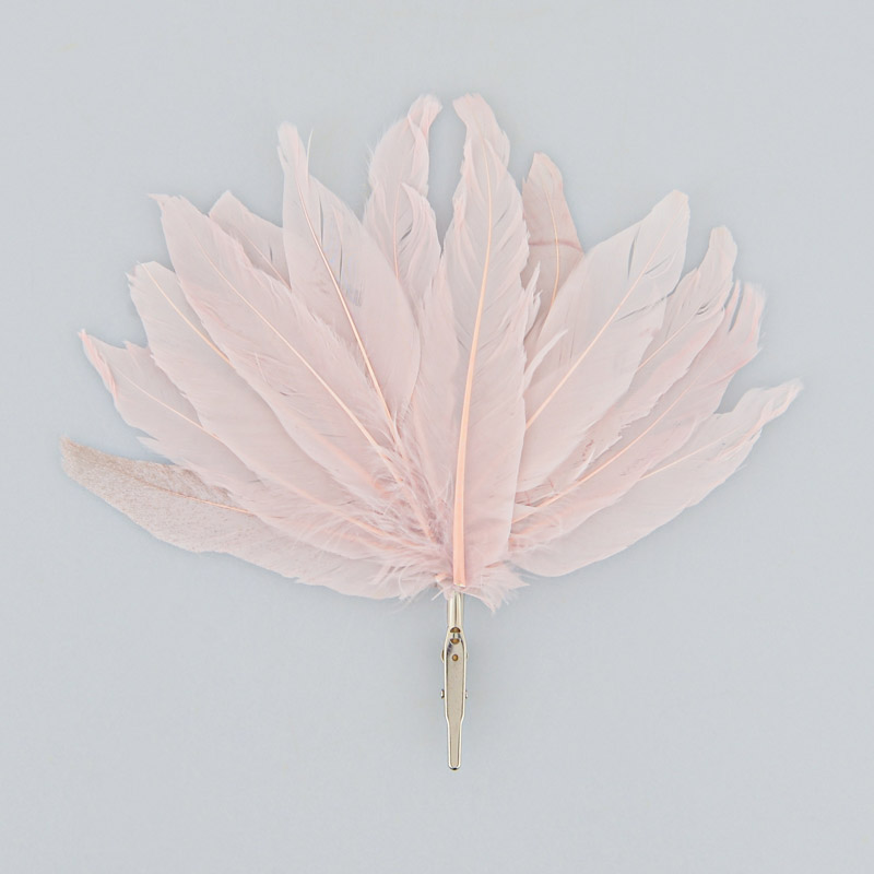 Plume rose avec pince 