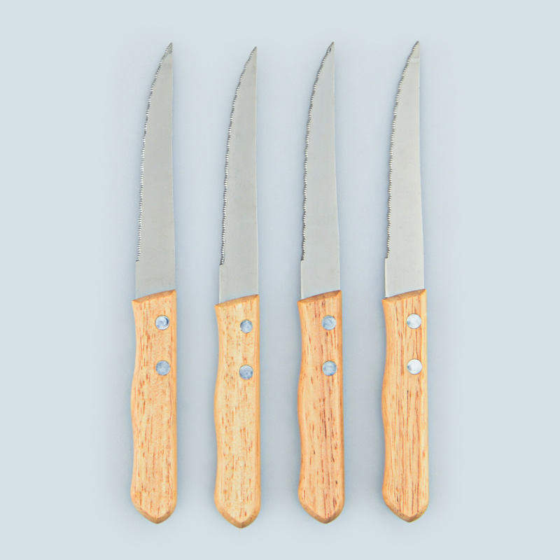 Lot de 4 couteaux à steak 