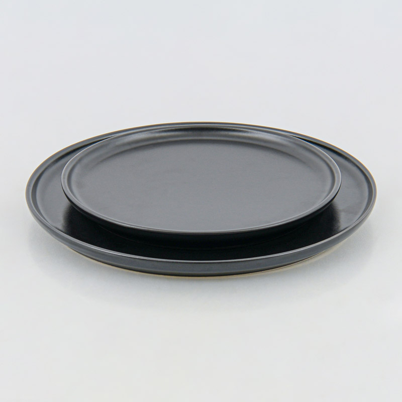 Assiette plate ronde 'Gourmet' noire 