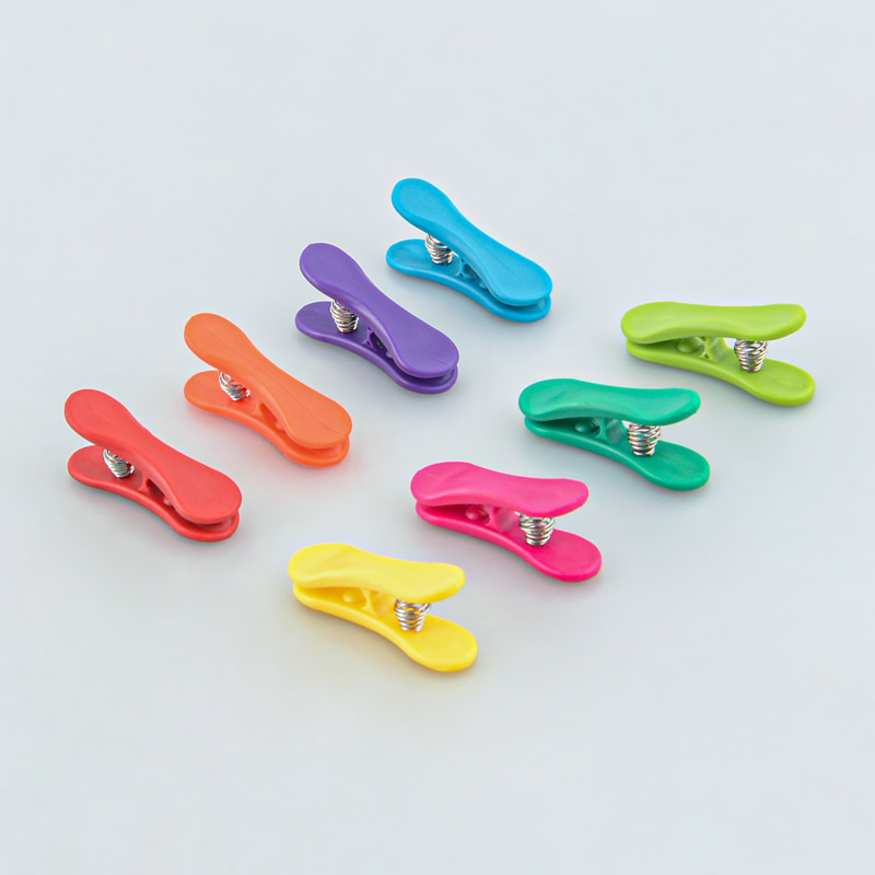 Lot de 8 pinces multicolore