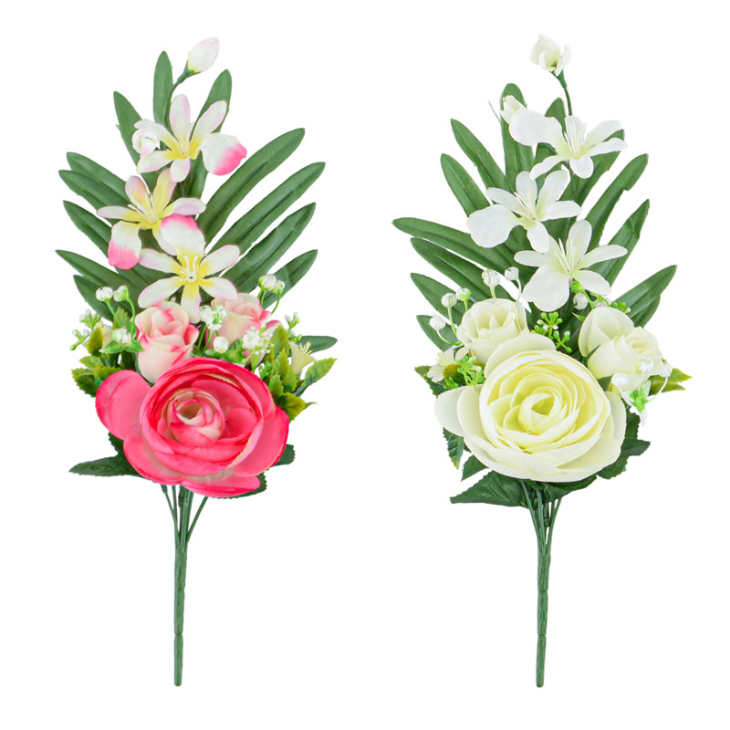 Bouquet de renoncules, roses et orchidées 