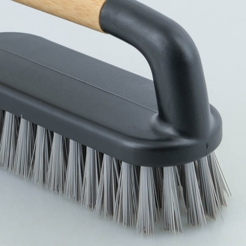 Brosse avec poignée grise