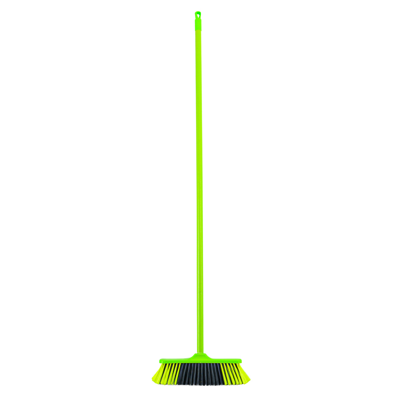 Balai avec manche en bois vert