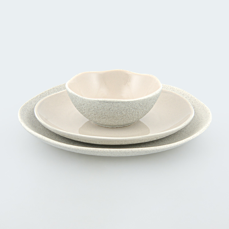 Assiette plate 'Rocaleo' beige 