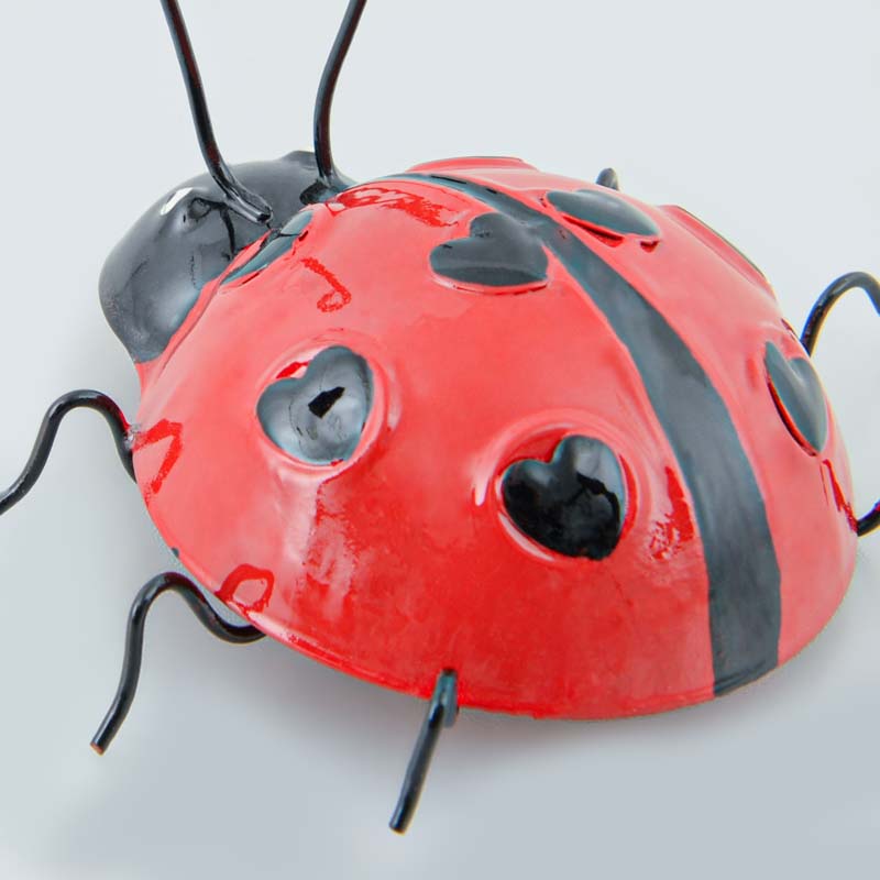 Coccinelle décorative en métal