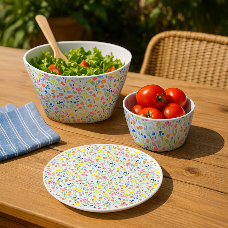 Saladier 'Fleurettes' en plastique