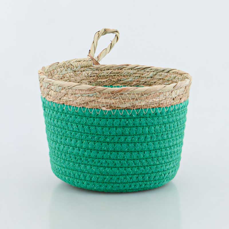 Panier tressé avec anse