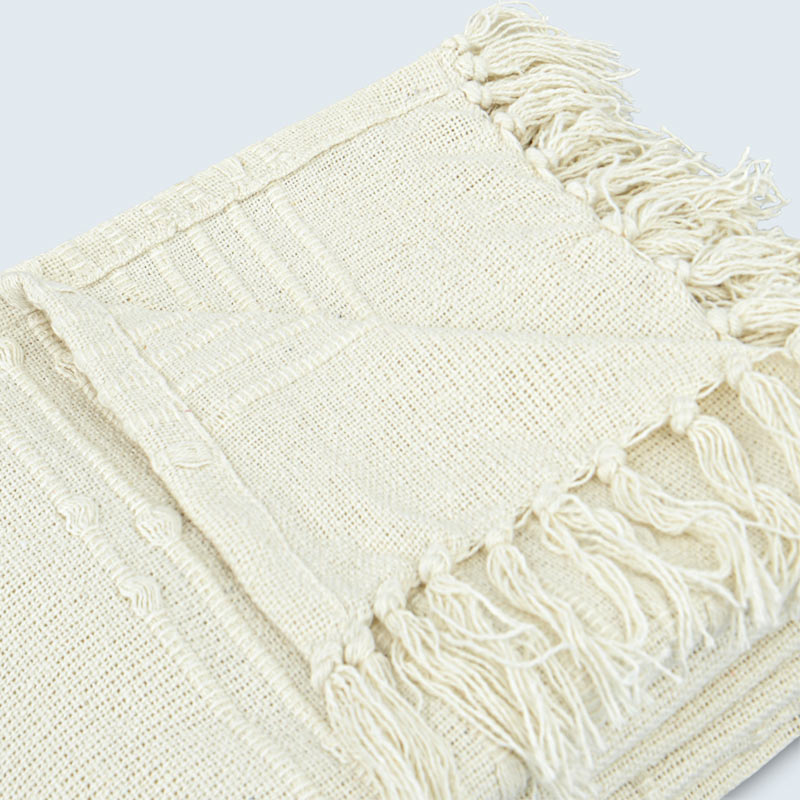 Plaid 'Maneya' avec franges coton tufté écru