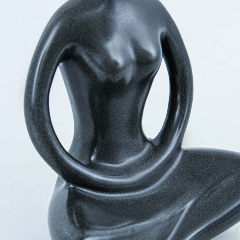 Figurine Yoga noire 