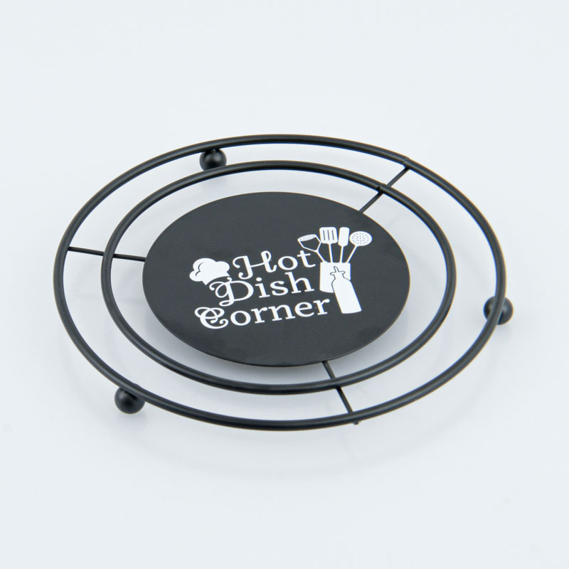 Dessous de plat noir 'Corner' en acier