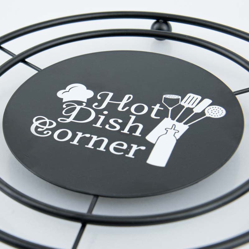 Dessous de plat noir 'Corner' en acier