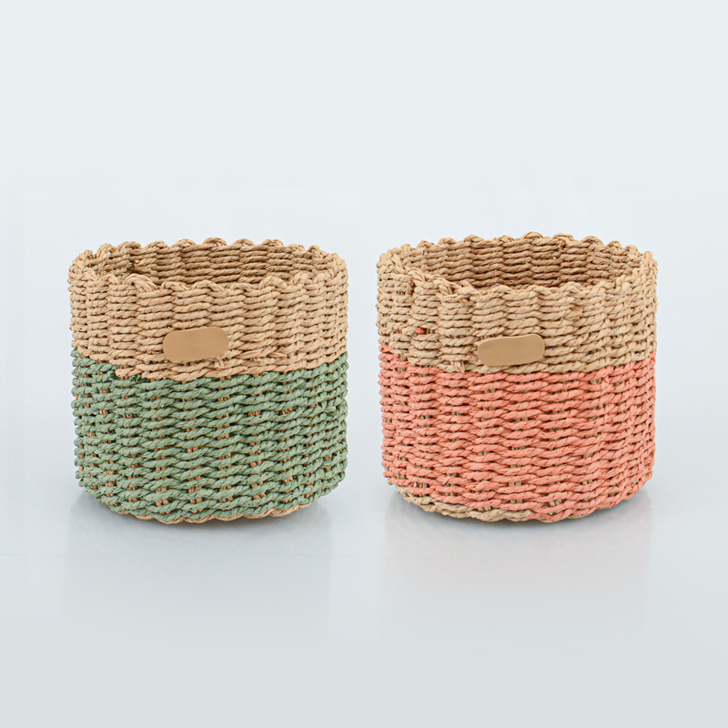 2 paniers ronds en papier tressé