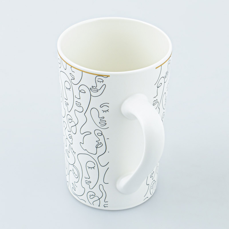 Mug haut 'Figura' yeux fermés