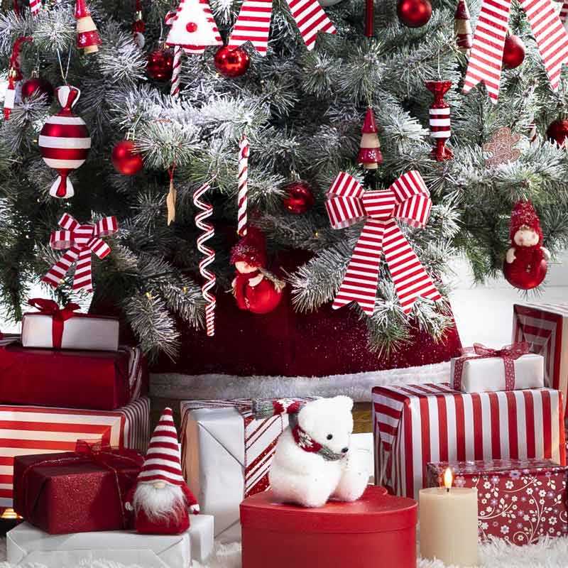 Tour de sapin rouge et blanc 