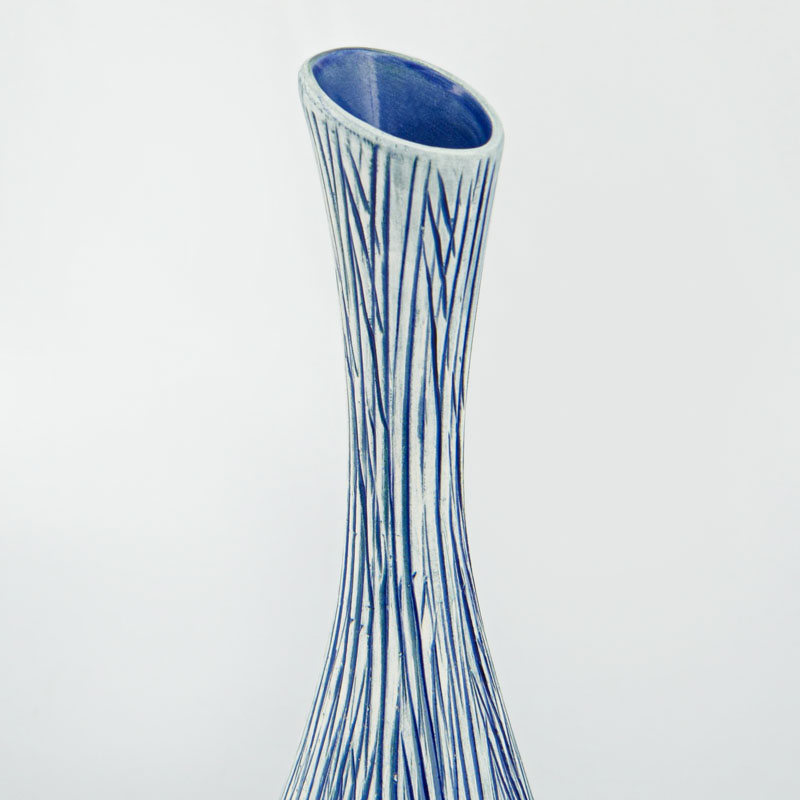 Vase ondine 'Azura' en céramique bleu